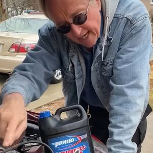 Svi ovo rade, pa se čude što im ode motor: Automehaničar upozorio da ćete ovako ostati bez automobila za čas!