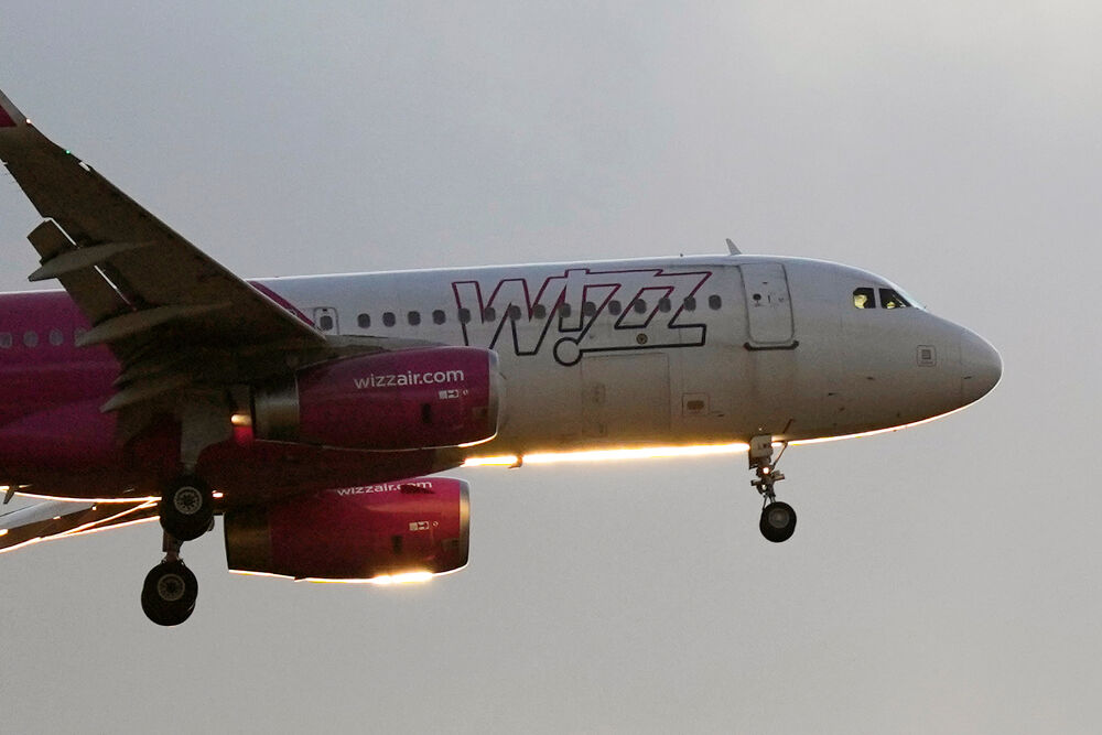 Wizz Air, Avion, avionska kompanija
