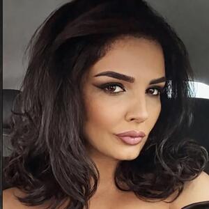 PREKO GRUDI CRNA ČIPKA Nikad fatalnije izdanje Milene Popović: Državna sekretarka upravo SRUŠILA KOMPLET INTERNET!