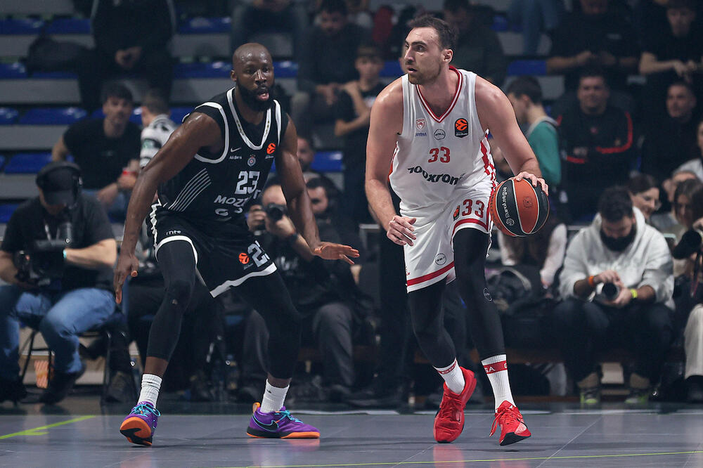 Olimpijakos prebacio stotku i pobedio Partizan sa +38 u Pioniru (Foto)