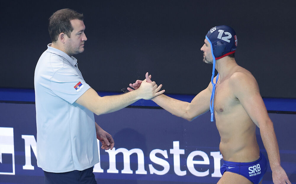 Uroš Stevanović i Viktor Rašović posle pobede Srbije nad Izraelom na Evropskom prvenstvu u vaterpolu