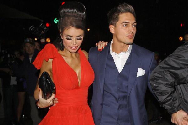 BLJAK, ČOVEČE! Spavao sa 500 žena, a sad hoće da bude NAJZGODNIJI TATICA - maže se čak i SPERMOM LOSOSA