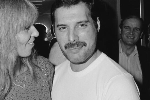 "Sada je sa svojim voljenim ocem" Preminula ćerka čuvenog muzičara: Godinama se borila sa opakom bolešću