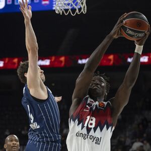 Baskonija nanela Efesu šesti poraz zaredom u evropskoj eliti (Foto)