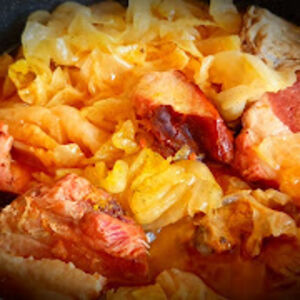 Kuvani kiseli kupus sa suvum rebrima i mirisna proja da voda pođe na usta: Majstorski obrok po bakinom receptu