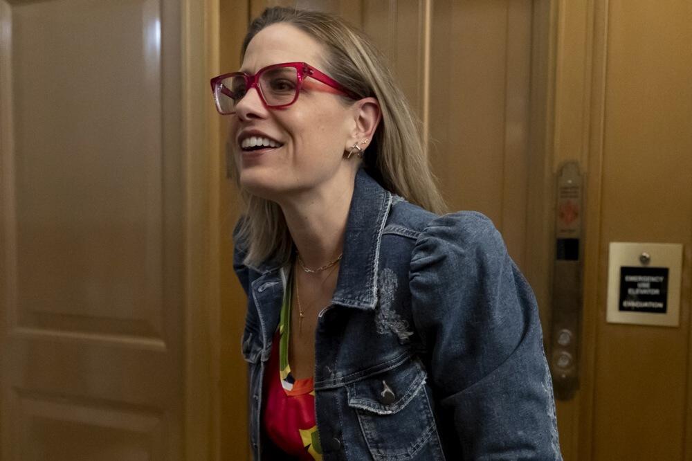 POHOTNA POLITIČARKA IMALA AFERU SA OŽENJENIM TELOHRANITELJEM, isplivao prljav veš! Supruga otkrila SOČNE DETALJE!