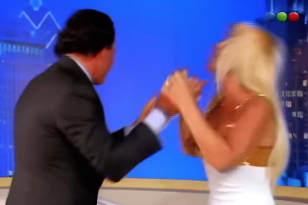 ŠOK SNIMAK OCA PEVAČA (82) OPTUŽENOG ZA ZLOSTAVLJANJE! Drži voditeljku Suzanu, LJUBI NA SILU, a onda JOŠ GORA SCENA