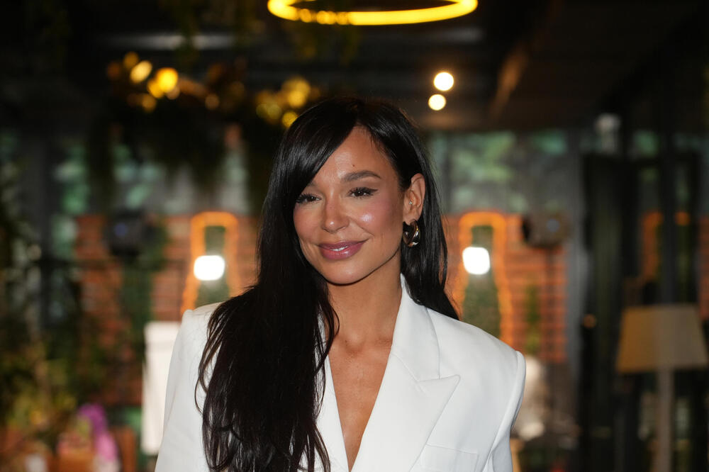 Kad se pojavila sa njim narod je zanemeo: Evo ko je opasni dasa sa kojim Edita čeka bebu, imao je burnu prošlost