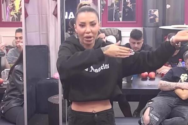 ANELI JE ZBOG OVOG MOMENTA NA SAV GLAS TRAŽILA POLICIJU: Zahtevala i da je vode u BOLNICU, GORELO SVE NA PINKU!