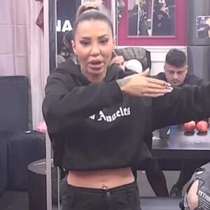 ANELI JE ZBOG OVOG MOMENTA NA SAV GLAS TRAŽILA POLICIJU: Zahtevala i da je vode u BOLNICU, GORELO SVE NA PINKU!