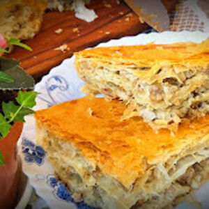 Najkusniji domaći burek sa mesom koji vraća u detinjstvo: Starinski recept, nijedna domaćica mu neće odoleti