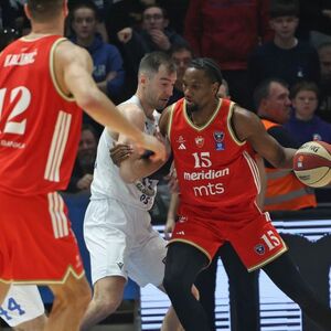 Sa pola gasa: Zvezda rutinski pokorila Zadar, povratak Bolomboja!