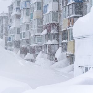 KAMČATKA ZATRPANA DO PETOG SPRATA! Nestvarni prizori stižu iz Rusije, POGLEDAJTE SAMO KAKO IZLAZE IZ STANOVA!