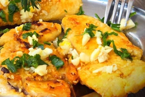 EVO I DANAŠNJI RUČAK ZA LJUDE KOJI NE POSTE! Hrskave pileće šnicle u susamu - sprema se lako, a UKUS ZA 10