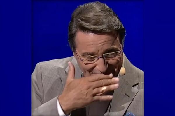 MEMEDOVIĆ CRKAO OD SMEHA, UHVATO GA JE NAPAD: Pokušavao da pročita pitanje u Poteri, takmičarka ga gledala u ŠOKU!