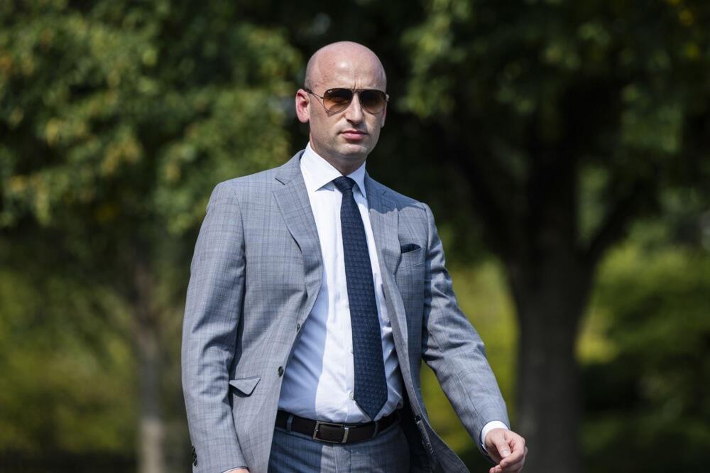 MA KAKAV TRAMP, ON VUČE SVE KONCE IZ SENKE! Isplivale šokantne informacije - SPOSOBAN JE DA NEZAMISLIVO...