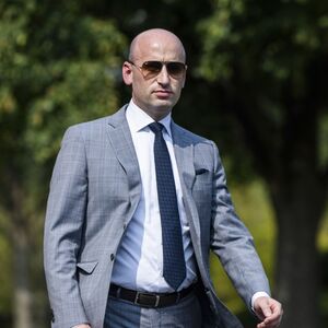 MA KAKAV TRAMP, ON VUČE SVE KONCE IZ SENKE! Isplivale šokantne informacije - SPOSOBAN JE DA NEZAMISLIVO...