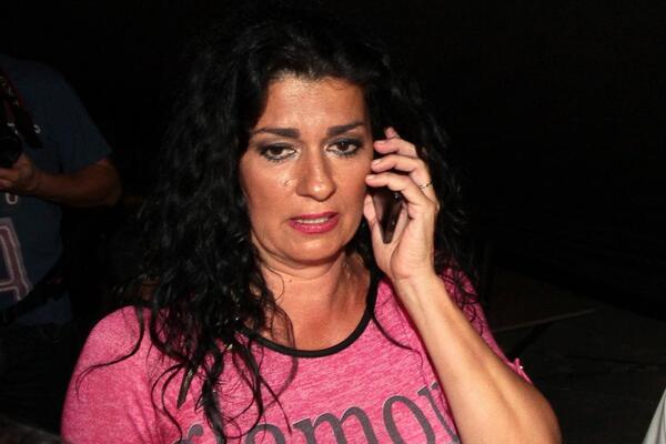 KO JE ŽELI MRTVU? Saški Karan prete smrću, ona prestravljena - sve prijavila policiji, ZNA KO ŽELI DA JE UBIJE