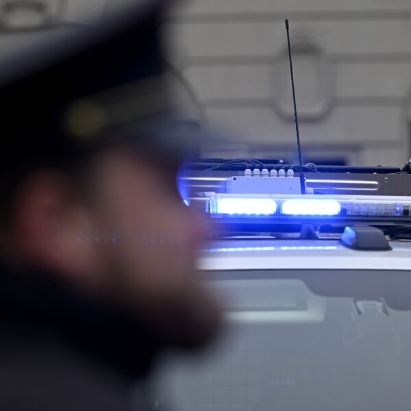 Šator postavljen ispred kuće iz koje je pre 11 dana oteta voditeljkina majk: Viđena zastrašujuća figura sa kapom