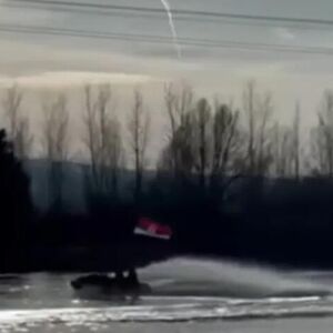 Tokom Bogojavljenja na nebu se ukazao neverovatan prizor! Užičanin držao barjak, a onda je ova pojava zaledila sve