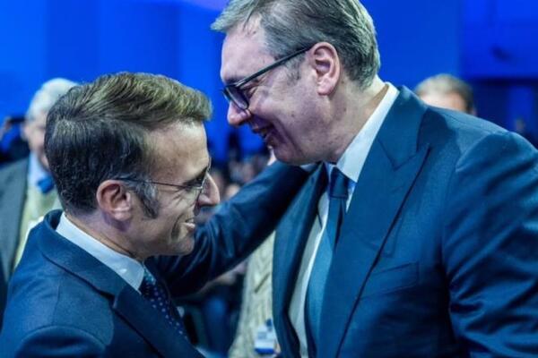 "DOŠAO SAM DA ČUJEM..." VUČIĆ SE SASTAO SA MAKRONOM U DAVOSU