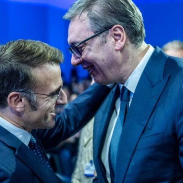 "DOŠAO SAM DA ČUJEM..." VUČIĆ SE SASTAO SA MAKRONOM U DAVOSU
