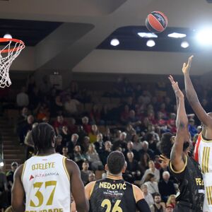 SEČA KNEZOVA U MONAKU! Nezaustavljivi Izundu i Nvora za veličanstvenu pobedu Crvene zvezde (Foto)