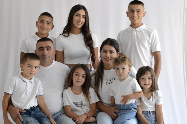 Tamara presekla krompir, pa na njemu ugledala znak od Boga: Sreća na Jovanjdan u kući devetočlane porodice Garović!