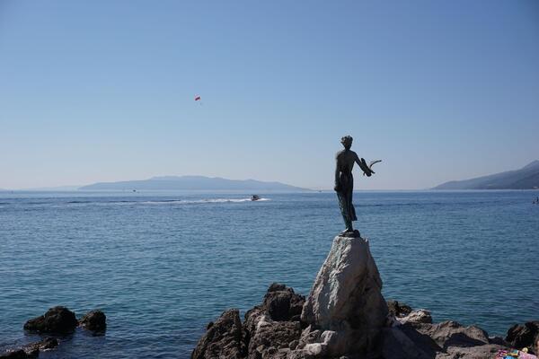 Strogo čuvana tajna Jadrana otkrivena nakon 55 godina: Nekada je ovde stajao simbol tuge, a sada sećanje na Jelenu