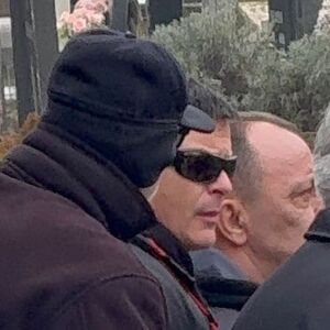 Branio ga kad je optužen za silovanje: Vuk Kostić na sahrani Mike Aleksića nosio kovčeg, kleo se u njega do kraja!