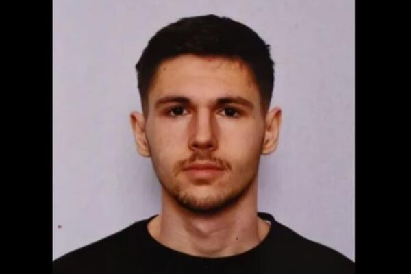 Ukoliko ga vidite, ODMAH ZOVITE POLICIJU! Mladiću ne mogu da uđu u trag već preko godinu dana, potraga pala u vodu!