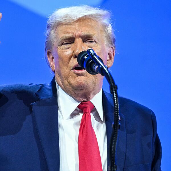 OTAC SE SVAĐAO SA ĆERKOM OKO TRAMPA, A ONDA JU JE UBIO Pitala ga jednu stvar, a onda ju je odvukao u sobu! HOROR