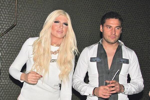 "OVA DRUGA STRANA ZVANA NJEN OTAC.." Ko će finansirati najglamuroznije punoletstvo? Karleuša opasno potkačila Duška