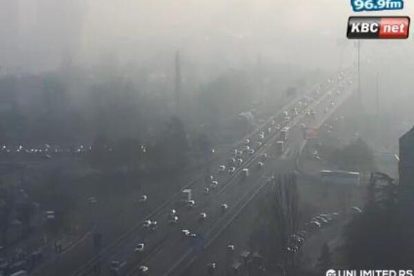 JUTARNJI ŠPIC NAPRAVIO HAOS U BEOGRADU: Na Brankovom mostu krkljanac, Gazela pod MAGLOM! (FOTO)