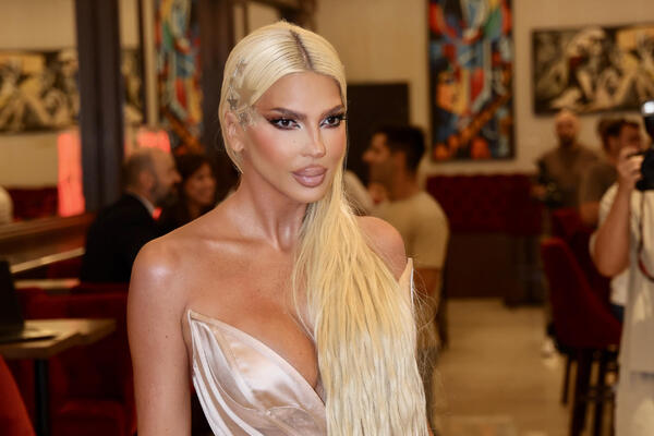 JELENA KARLEUŠA PROGOVORILA O MLAĐEM MUŠKARCU S KOJIM JE UHVAĆENA! Evo u kakvom su ODNOSU- "Ne bih vam ni rekla..."