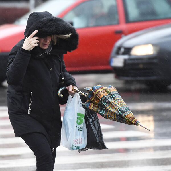 DANAS KIŠA I OLUJNI VETAR - U OVOM DELU SRBIJE BIĆE I PLJUSKOVA SA GRMLJAVINOM! Preti nam i OVA OPASNA POJAVA