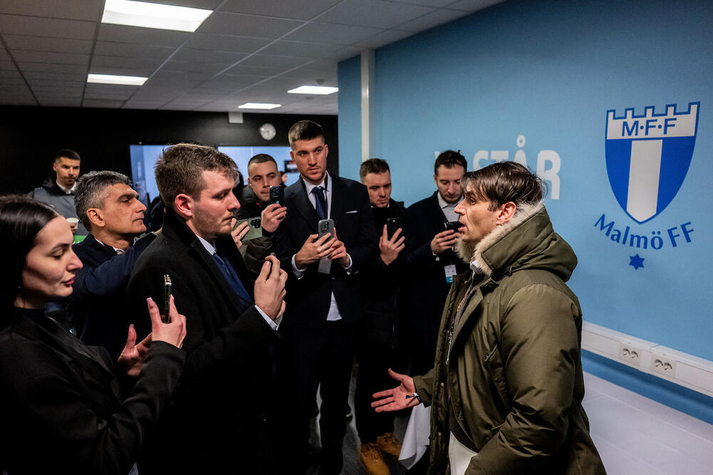 Miloš Milojević prva zvezda na Eleda stadionu - govorio i o povratku u Crvenu zvezdu (Foto)