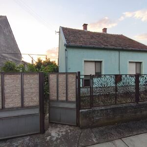 Na samo 7350 km od Njujorka prodaje se kuća za presmešne pare: Slavko da bi dobio pivo od tašte smislio hit oglas