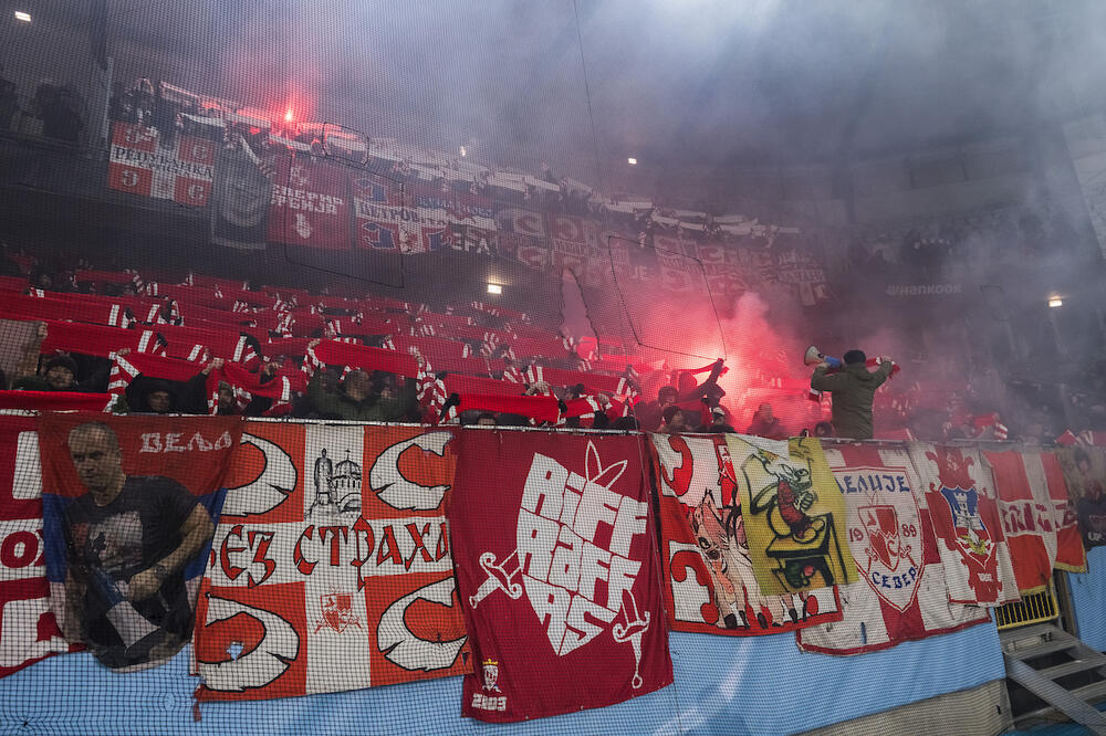 Delije okupirale Eleda stadion (Foto)