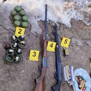 PUŠKE, RUČNE BOMBE, MUNICIJA I PIŠTOLJI! Arsenal ORUŽJA pronađen u velikoj akciji policije! MUP se odmah oglasio!