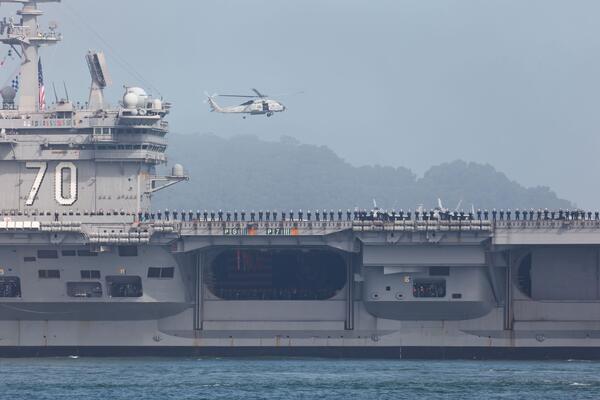 KOMPLETNA AMERIČKA FLOTA SA VOJSKOM IDE KA OVOJ ZEMLJI! Tramp dao "zeleno svetlo", ne piše im se dobro!