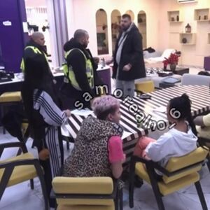 Au majko sveta, šta se ovo dešava? Orila se cela kuću od psovki, potresne scene nisu za one osetljive