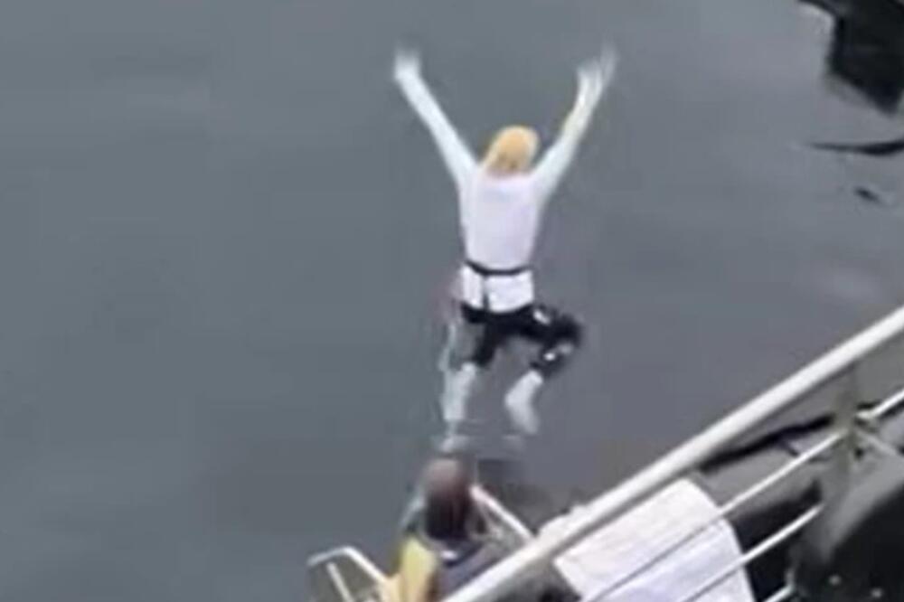 KOLINDA SE BRČNULA U LEDENOJ VODI: Sada je objavila skok iz ptičje prespektive, MREŽE GORE! (FOTO)