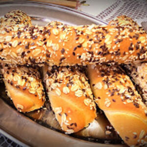 ISKUSNE DOMAĆICE ZNAJU! Kifle sa semenkama i krupnom solju - posebna čar je u jednostavnom, ali genijalnom triku