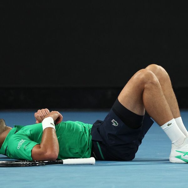 Svi su gledali, ali niko nije video: Đoković povraćao usred polufinala, a onda je ustao i osvojio gem!