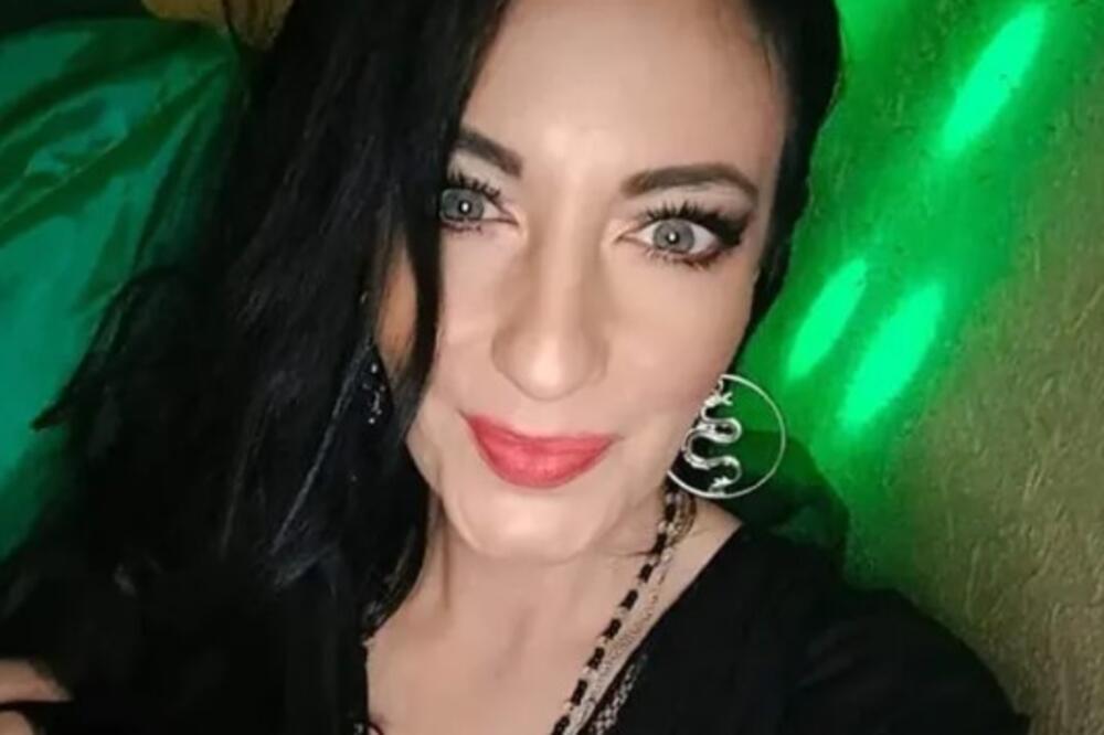 NA SPOMENIK STAVILA GODINU SMRTI KOJA LEDI KRV U ŽILAMA! Anđelka objavila svoj grob, a pored nje je... BIZARNO!