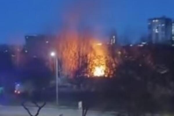 EVO ŠTA JE GORELO NA NOVOM BEOGRADU: Objavljeni strašni snimci požara! (VIDEO)