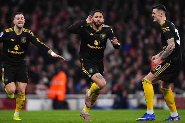 Muk u Severnom Londonu: Mančester junajted nadigrao Arsenal!