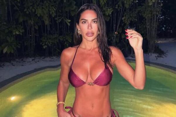 "UDALA BIH SE ZA BOGATAŠA I..." Najvrelija srpska pevačica ZGRANULA IZJAVOM: A kad je vidite GOLU dobićete INFARKT!