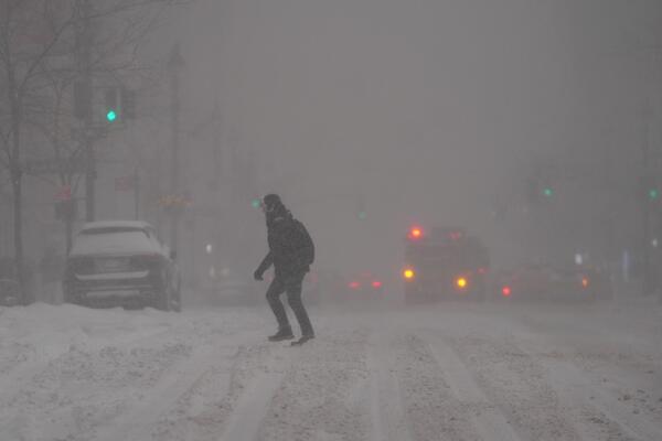 APOKALIPSA U AMERICI: Temperature 35 stepeni ispod nule, upozorenje na TORNADO na snazi, zemlja okovana LEDOM VIDEO